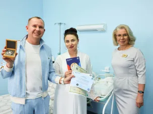 В нижегородских роддомах поздравили пациенток с новорожденными детьми, первых получательниц новых региональных мер поддержки